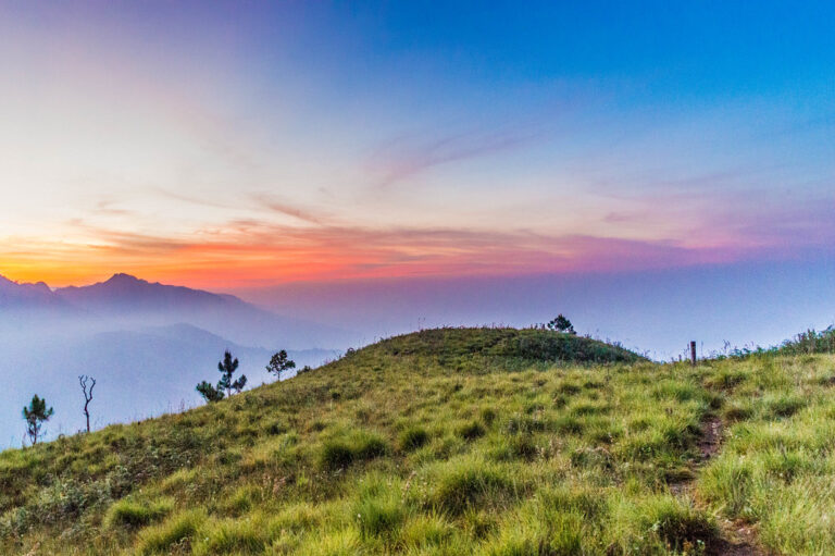 Most attractive hiking trails in sri lanka – Wangedigala